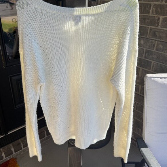 Women's Medium White Sweater - Picture 5 of 5